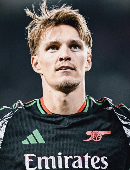 厄德高:年少成名很烦人 在皇马目睹BBC感觉太超脱 厄德高:年少成名很烦人 在皇马目睹BBC感觉太超脱