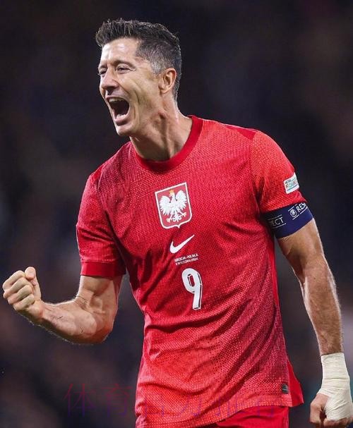 莱万-希望在国家德比展示进攻足球 尊重哈维的决定